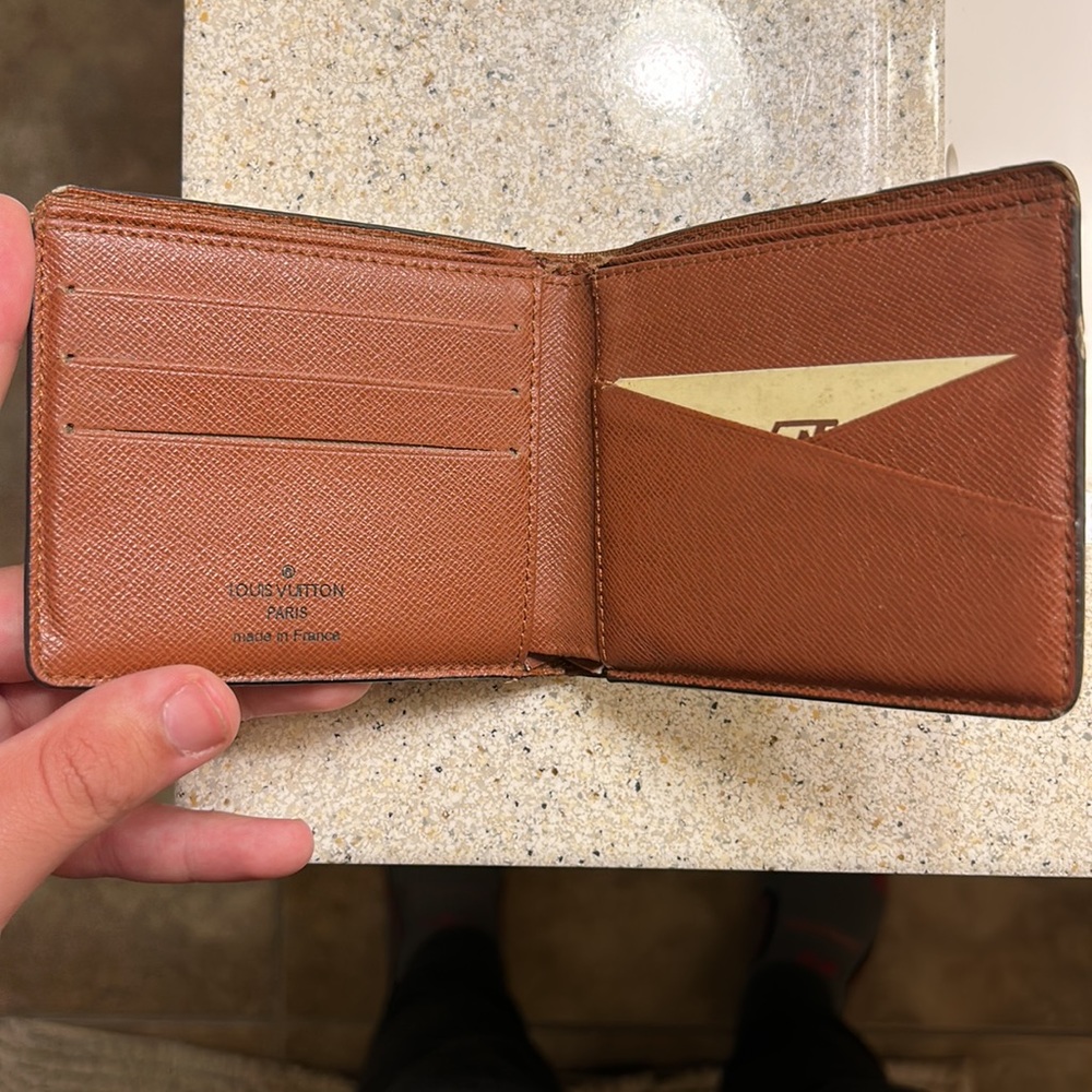 Brown print Louis Vuitton wallet - Picture 3 of 4